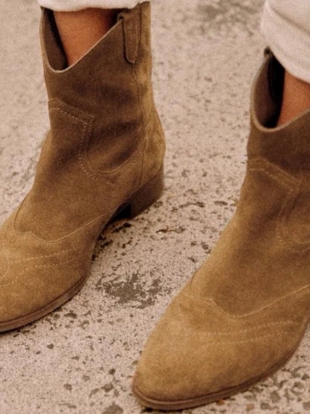 Sézane Bottines Low Billie Taupe Suede Western Ankle Boots